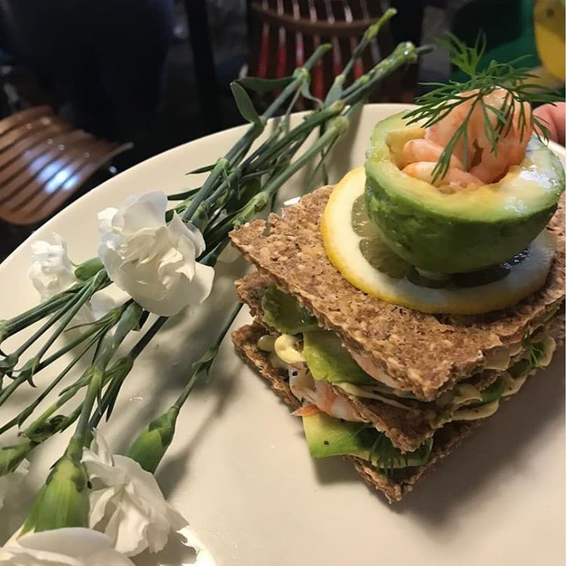 millefeuille avocat crevette